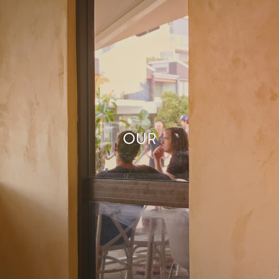 Video of Glass Wholefoods superfood blend powders being mixed into drinks at a café
